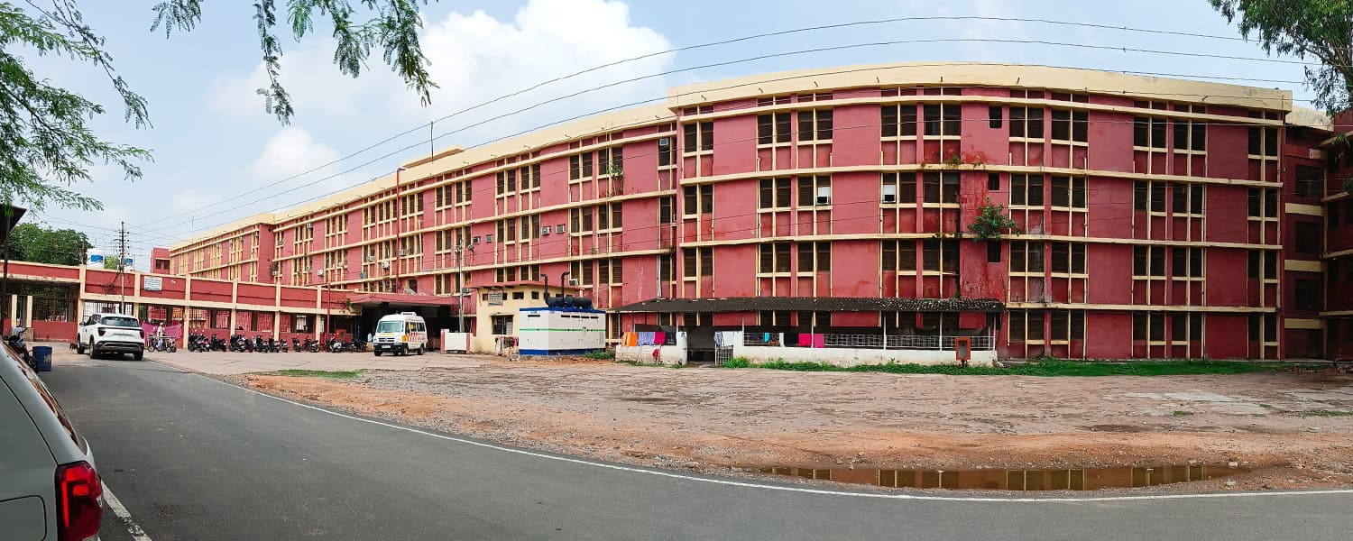 Maharani Laxmi Bai Medical College, Jhansi